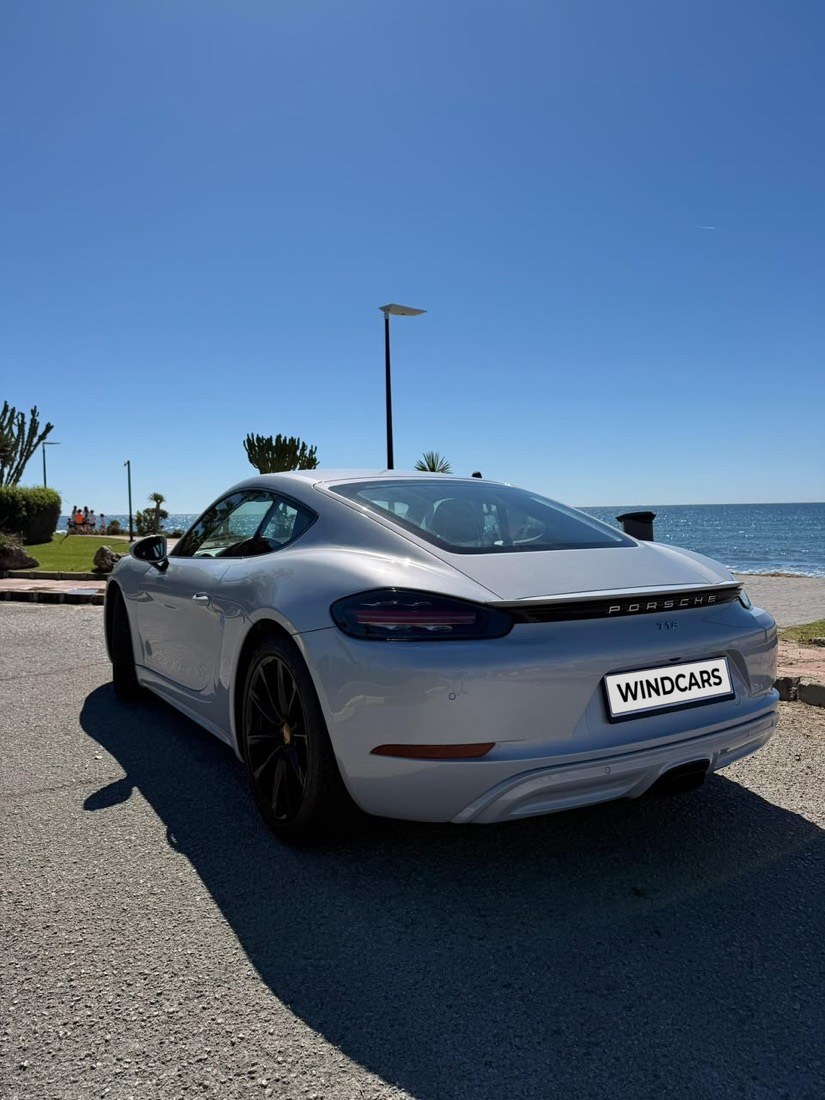 Alquiler de Porsche 718 en Marbella